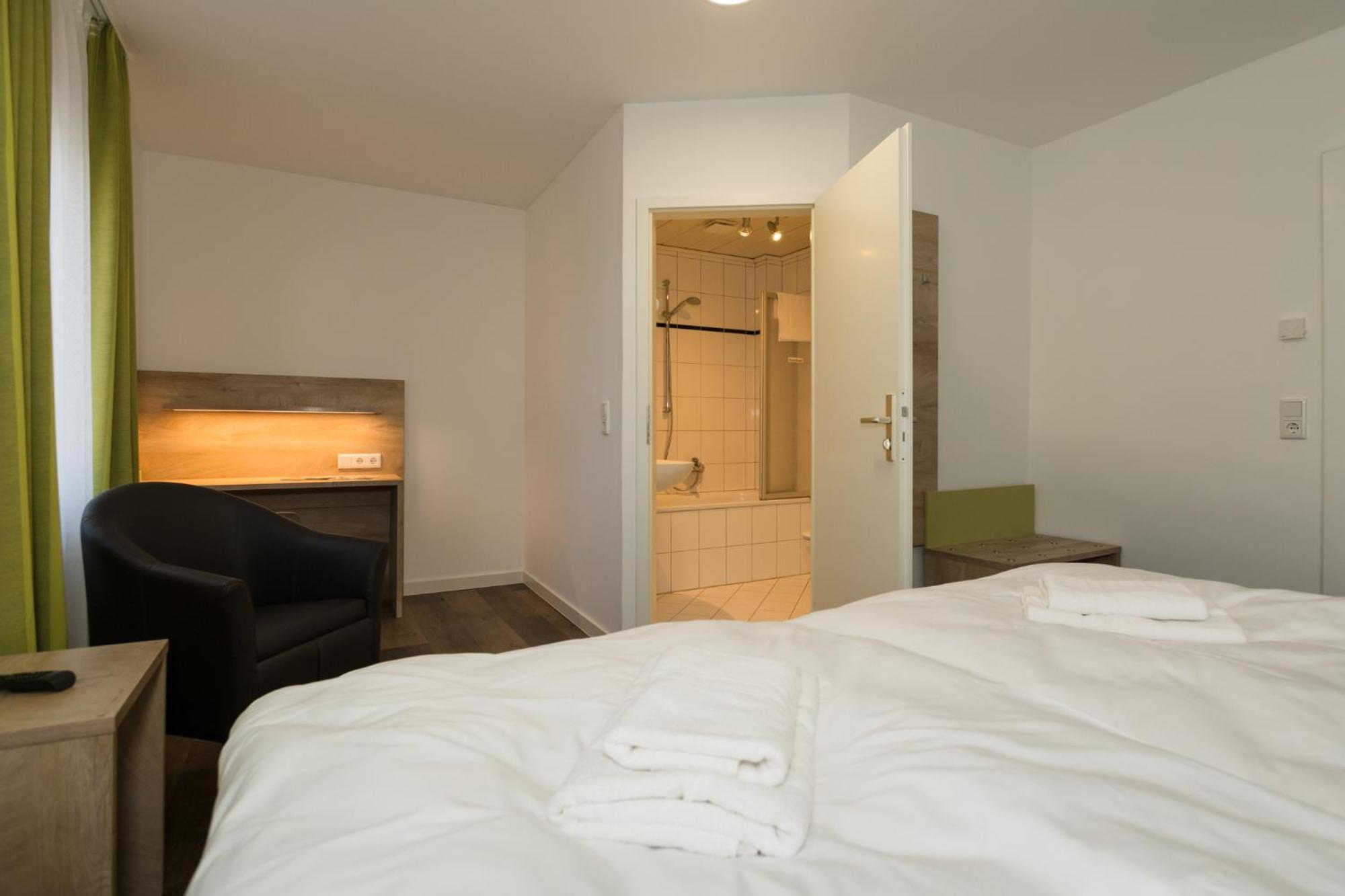 Roca Restaurant Und Hotel Bommersheim Luaran gambar